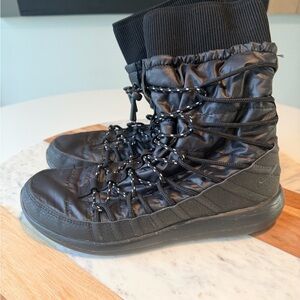 Nike Roshe Hi 2 Black Quilted Sneakers 861707-001